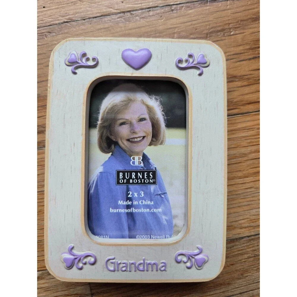 Grandma 2 by 3 picture frame purple heart details